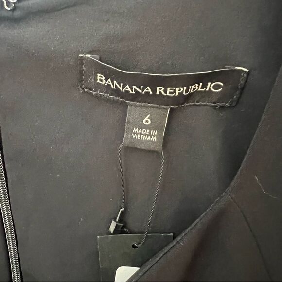 Banana Republic Classic Black V-Neck Jumpsuit - Picture 4 of 5